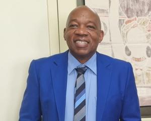 Dr Robert G Ngude